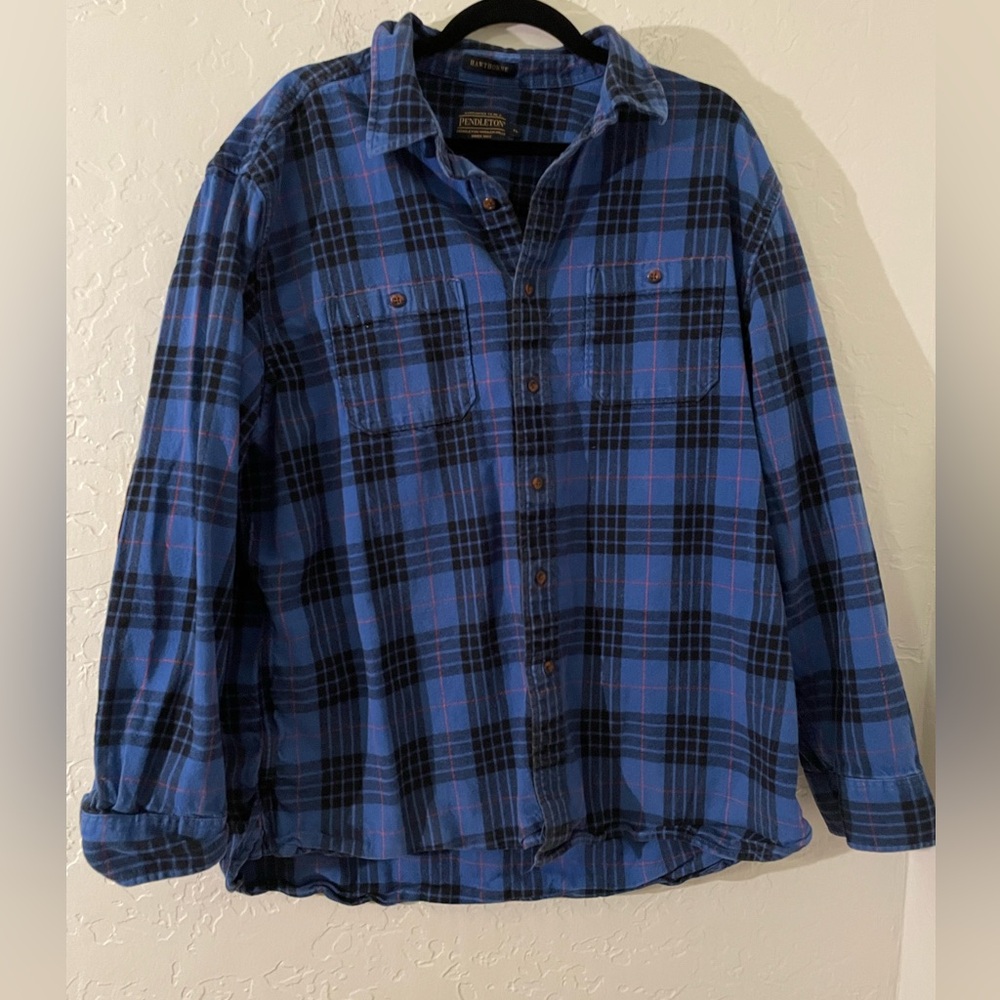 Pendleton Men’s Hawthorne Flannel Button down shirt. XL. EUC. Blue Tartan.